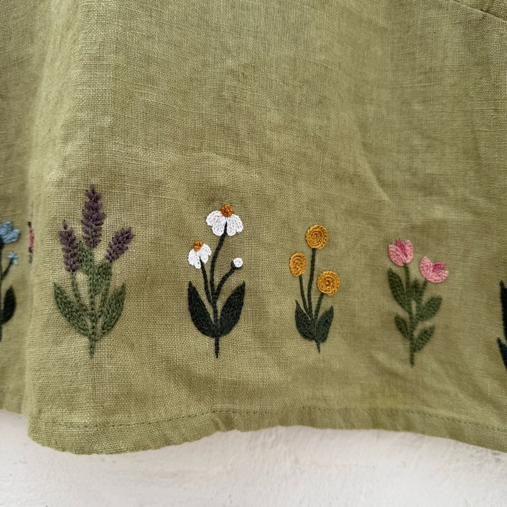 Linenfox | Hand-Embroidered Sadie Top | Medium - Picture 3 of 7